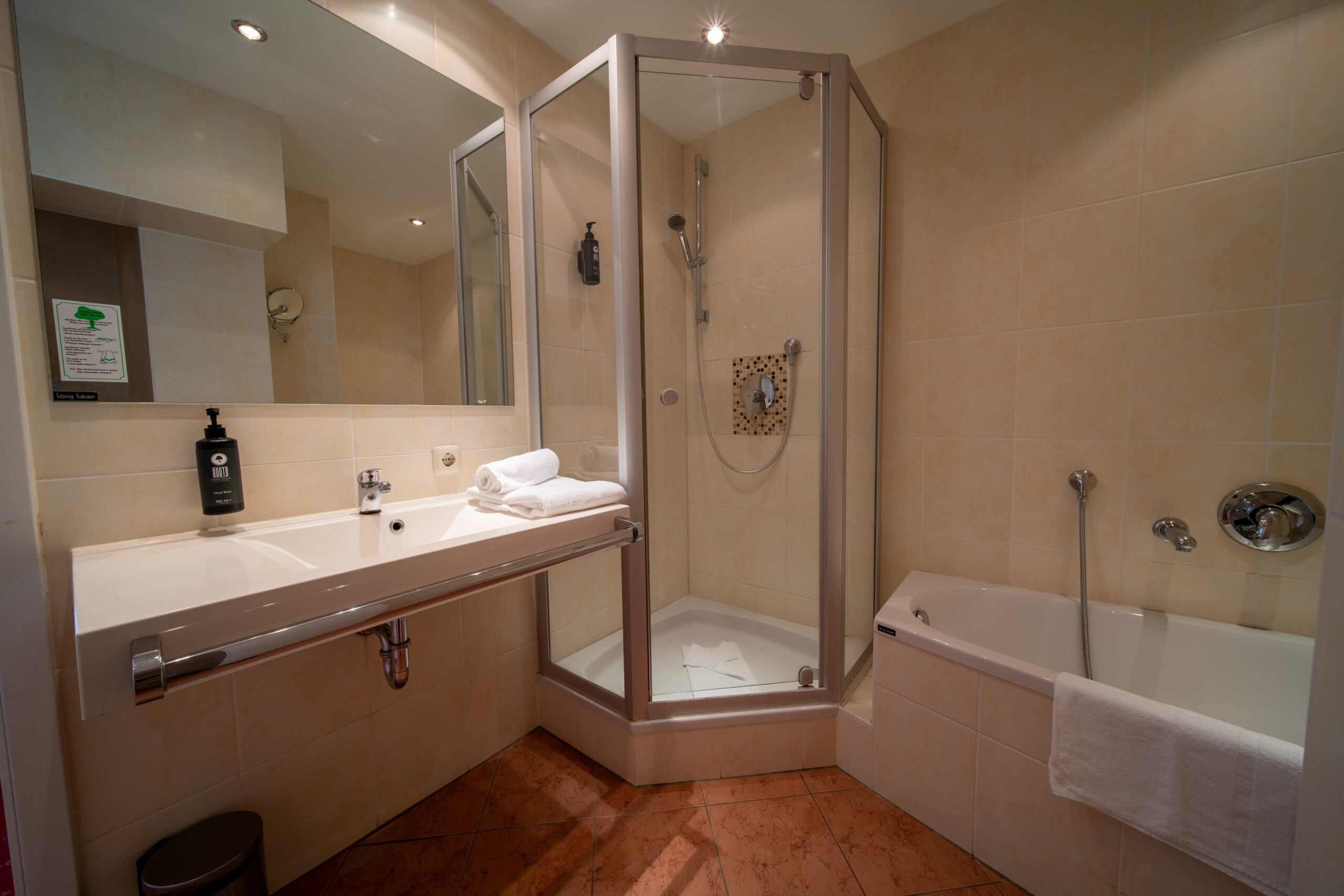 HOTEL_MONDIAL-5 HOTEL_MONDIAL-5