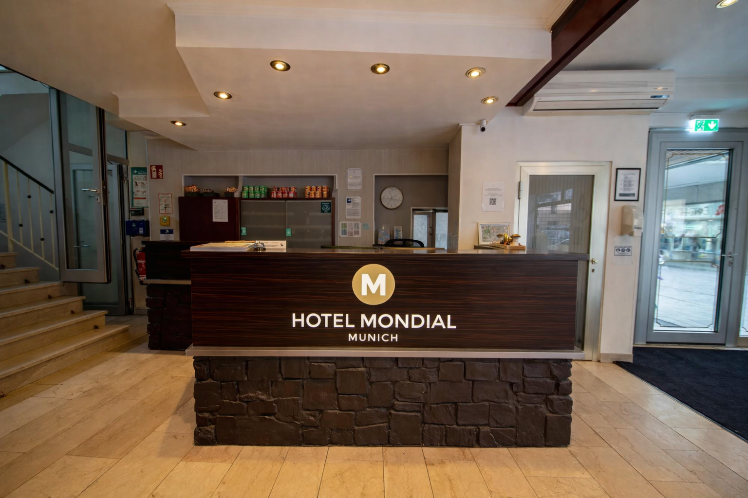 hotel-mondial-rezeption
